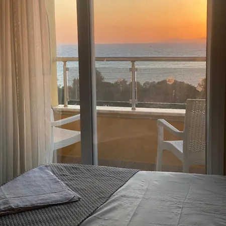 Adil Hotel